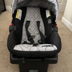  Graco Infant Car Seat With Base 