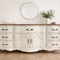 ELEGANT REFINISHED SERPENTINE DRESSER!!!