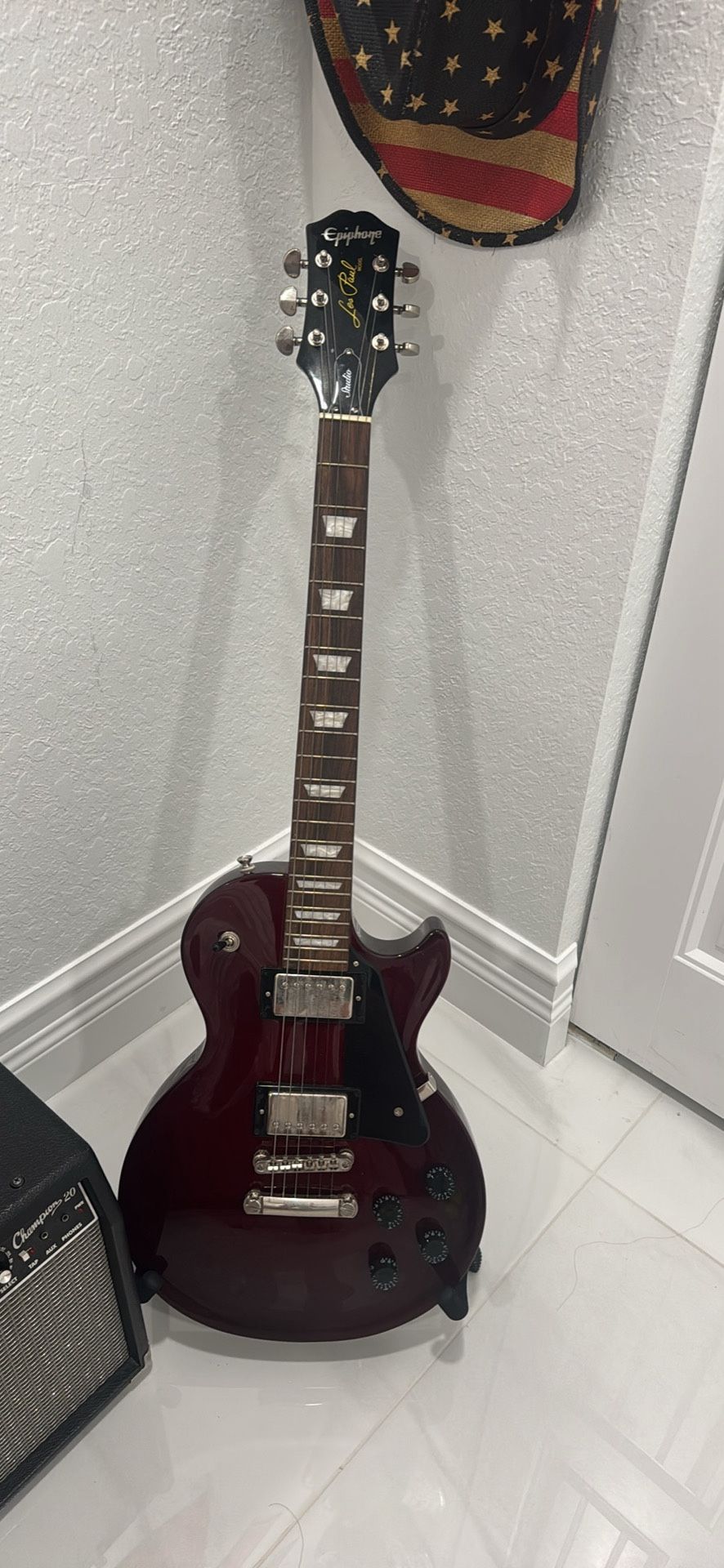 Epiphone Les Paul Guitar