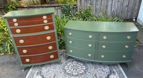 Vintage Heppelwhite Dresser Set