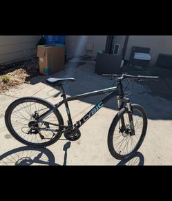 Cybic 21 speed hardtail mountain bike - $40 (Loveland)