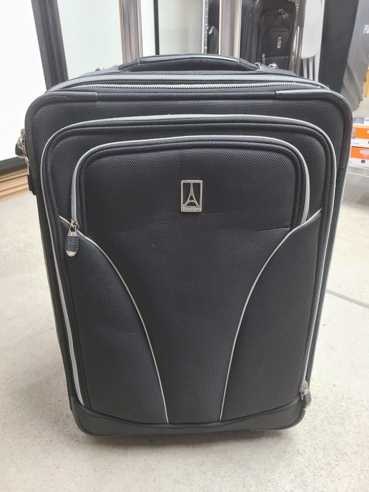 Travelpro Carry On Size Luggage Good Condition