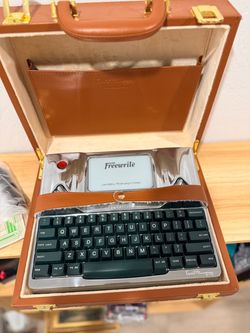 BRAND NEW Freewrite Hemingwrite Ernest Hemingway Signature Edition + Leather Attaché Case – $950 OBO