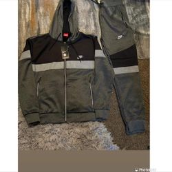 Dark Grey Men Nike Sweatsuit . Size X-Large 
