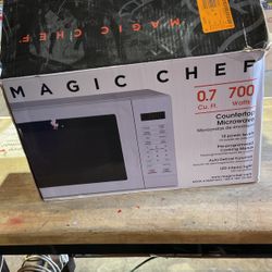 Magic Chef Countertop Microwave, In White