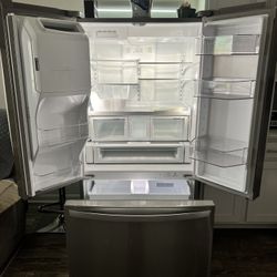 37 Cubic ft. Whirlpool Refrigerator 