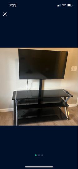 Tv stand (TV NOT INCLUDED)