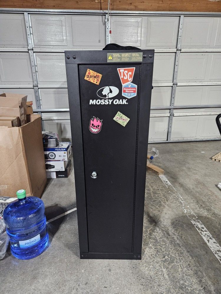 MOSSY OAK 9 GUN SAFE 