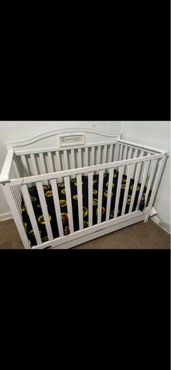 White Wood Baby Crib