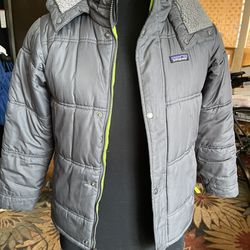 PreOwned Patagonia Puffy Jacket Gray With Removable Hood Kids L 12