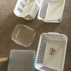 5 Plastic Containers 