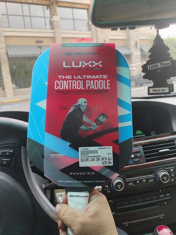 Selkirk Luxx Pickleball Paddle