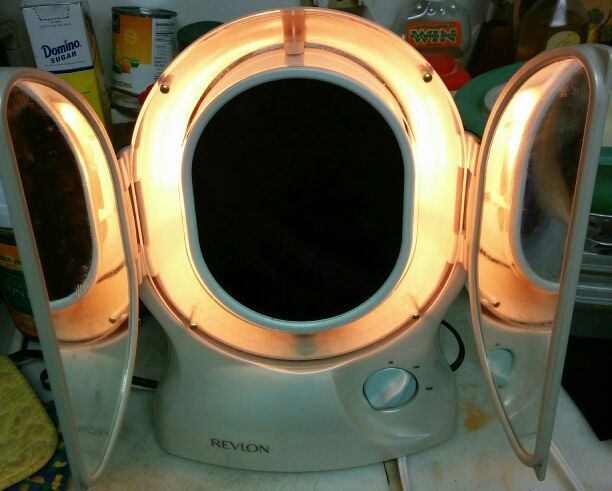 REVLON® Total View Magnifying Lighted Mirror rv964