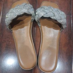 Women Summer Sandals  Sz 9.5 Beautiful Sparkly Rhinestones 