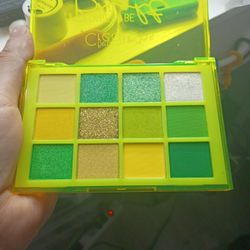 Beauty Creations Dare To Be Bright Eyeshadow Palette 
