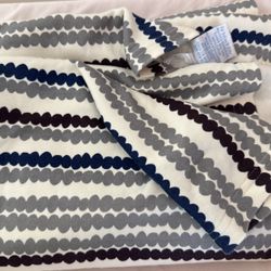 Lotta Jansdotter Moby Wrap baby carrier 