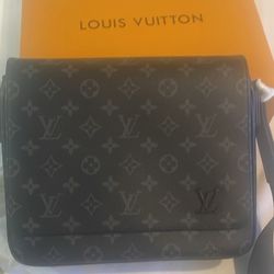 Louis Vuitton Messenger Bag