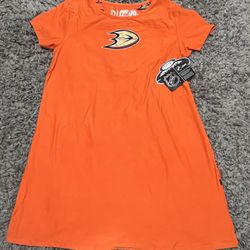 Anaheim Ducks Sleepwear Women’s Night Shirt! Size M - NEW - RARE