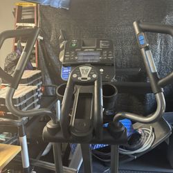 Lifefitness elliptical Machine