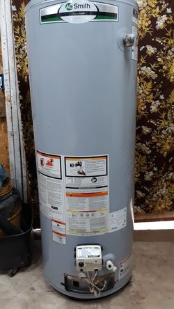 50 Gallon Natural Gas Hot Water Heater for Sale in Candler, NC - OfferUp