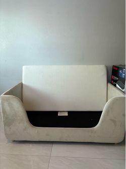 Toddler bed