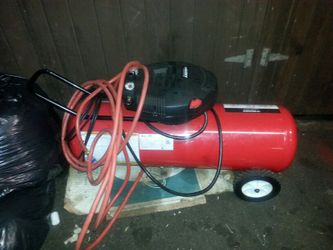 Air Compressor 19 gallons comes with hose