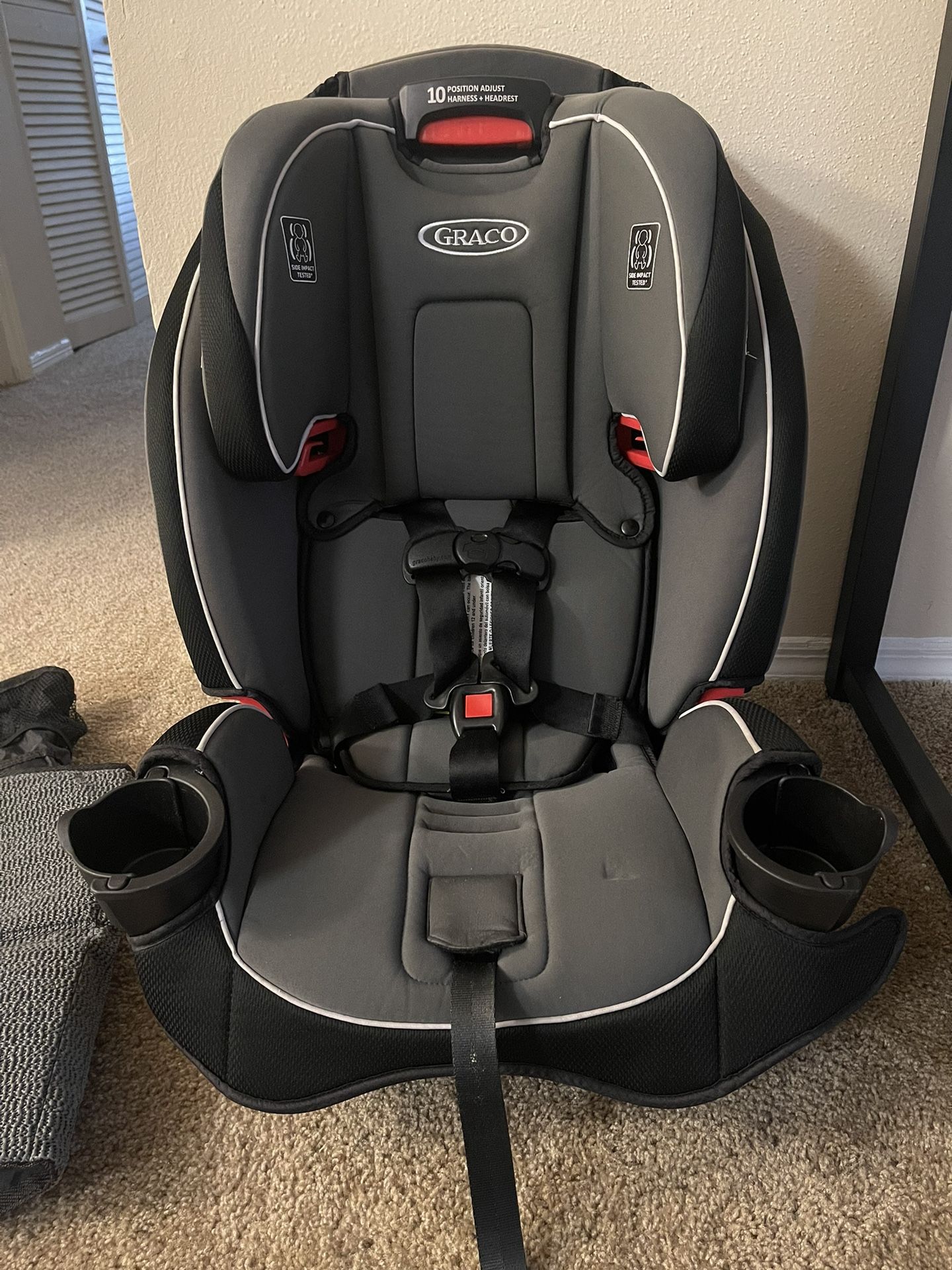 Graco Slim fit 3 in 1 Car seat for Sale in Jacksonville, FL - OfferUp