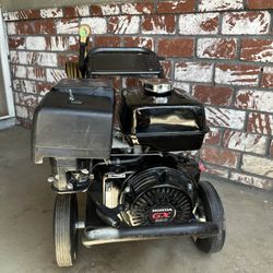 Pressure Washer Honda GX-390 With Cat Pump In Good Working Order No issues at all Comes With Hose & Gun  4000 PSI