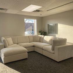 NEW- 6 Pieces Ivory Modular Sectional 