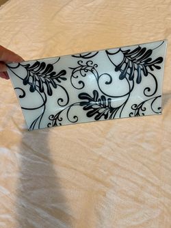 Gorgham Back & White Glass Floral Tray