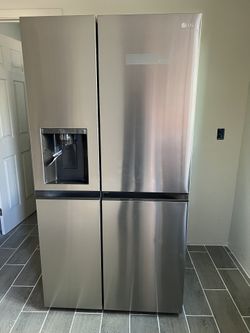 LG Refrigerator 27.2 Cubic Feet