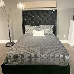 Chantelle Black Velvet Diamond Queen Size Bed. Brad New. MATTRESS SET IS NOT INCLUDED. 