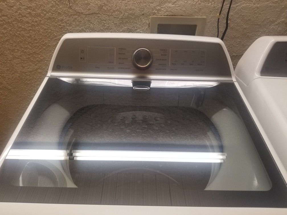 REDUCED!!!! Almost New GE Washer & Dryer