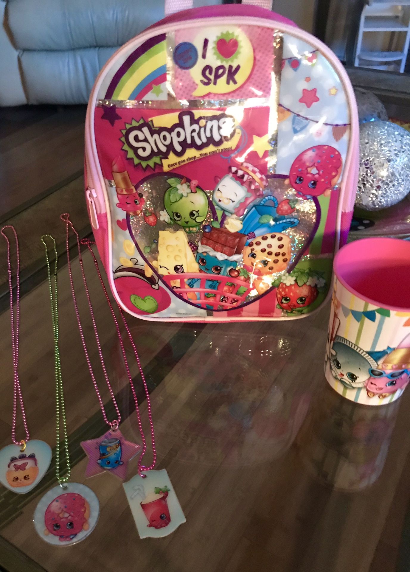 LITTLE GIRLS 6-PIECE NEW SHOPKINS SET - BRAND NEW MINI SIZE BACKPACK, 4 NEW SHOPKINS COLLECTABLE CHAIN NECKLACES, & DRINKING CUP