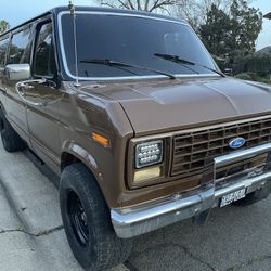 1990 Ford club wagon van 2 Wheel Dr. 351 V8