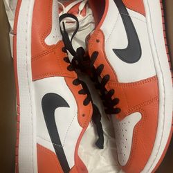 WORN ONCE JORDAN 1 LOW