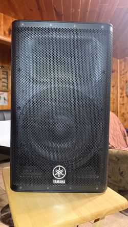 YAMAHA DXR12 DJ SPEAKER