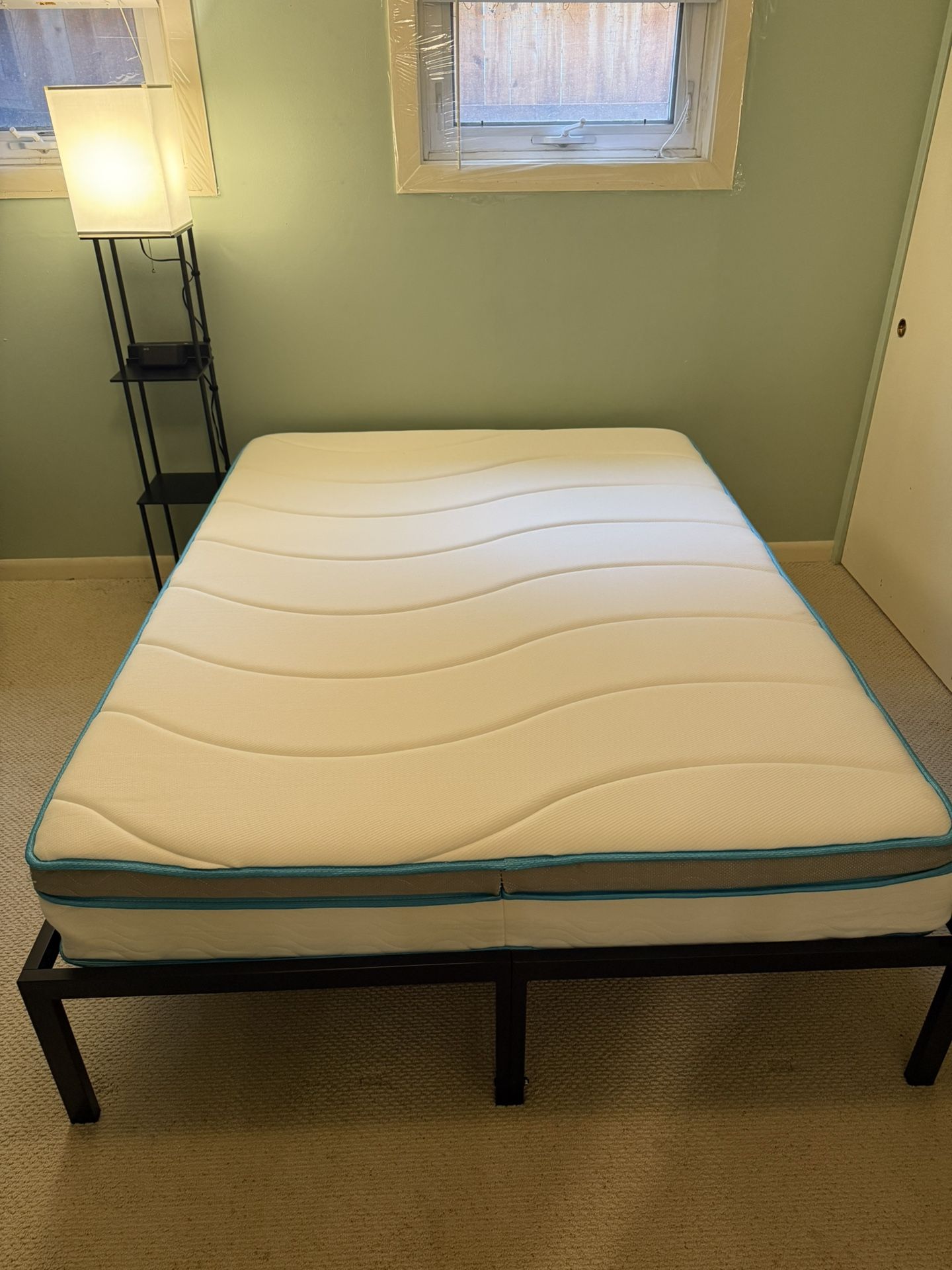 FREE Queen Mattress, Excellent Condition, No Stains  *pending Pickup Sunday*