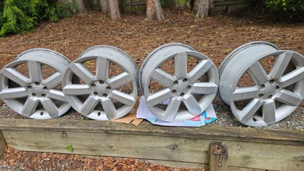 Subaru OEM (1 set--4  wheels) 17" x 7" 100mm spacing 5 bolt