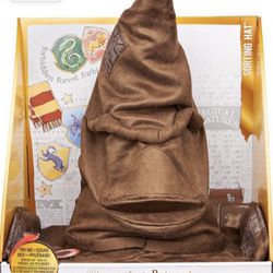 Wizarding World Harry Potter, Talking Sorting Hat with 15 Phrases for Pretend Play, Kids Toys for Ages 5 and Up!!