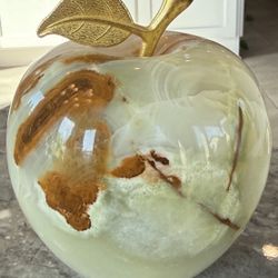 Polished Onyx Apple Sculpture with Gold Metal Stem and Leaf, Made in Pakistan