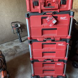 Milwaukee PACKOUT 22 in. 2-Drawer Tool Box with Metal Reinforced Corners