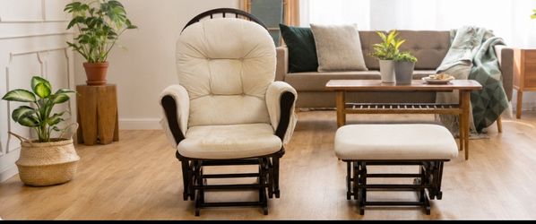 Comfortable Glider Chair with Ottoman – Great Condition