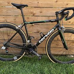 🚴🏻 🔥 Cervelo R5 SL Carbon Road Bike – Size 51  High-end lightweight climbing machine. Super fast, super responsive, and race-ready.