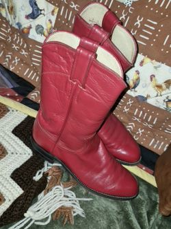 RED BOOTS