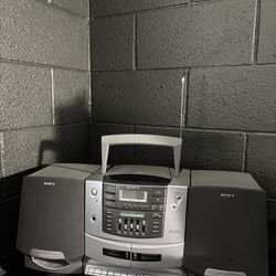 SONY CD PLAYER/ CASSETTE & RADIO 