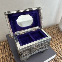 Vintage Silver Plated Elephant Etched Engraved Velvet Jewelry Box Trinket Box Storage Collectible India Trunk 