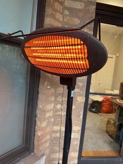 Freestanding Electric Patio Heat Lamp | Extend Your Chicago Patio Season