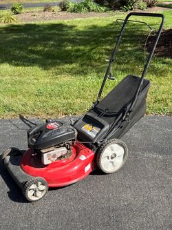 Lawnmower - Briggs & Stratton Engine - Self Propelled