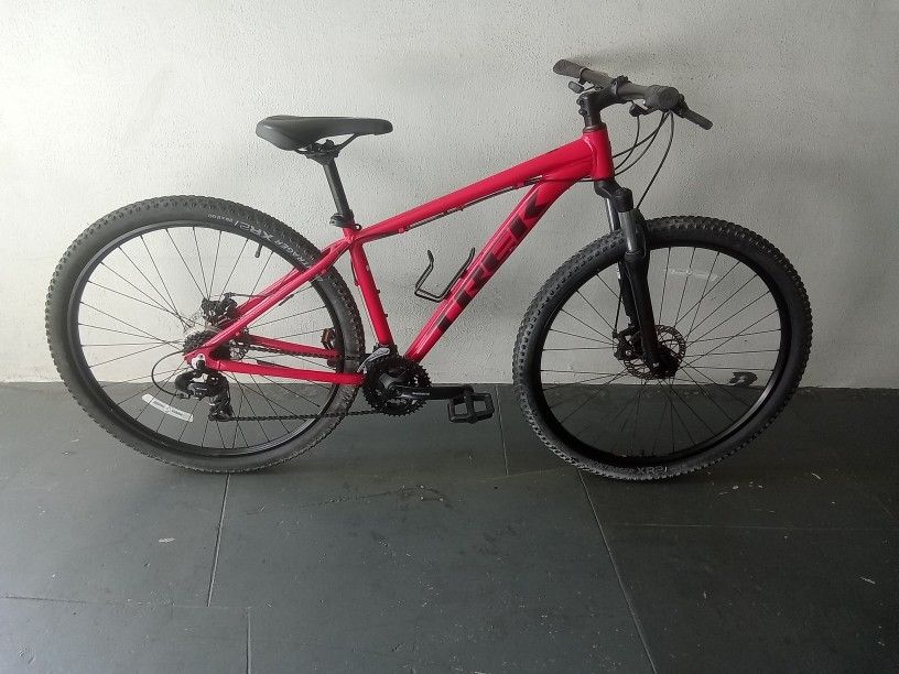 BICYCLE TREK 21 SPEED SIZE 29 BRAND NEW 